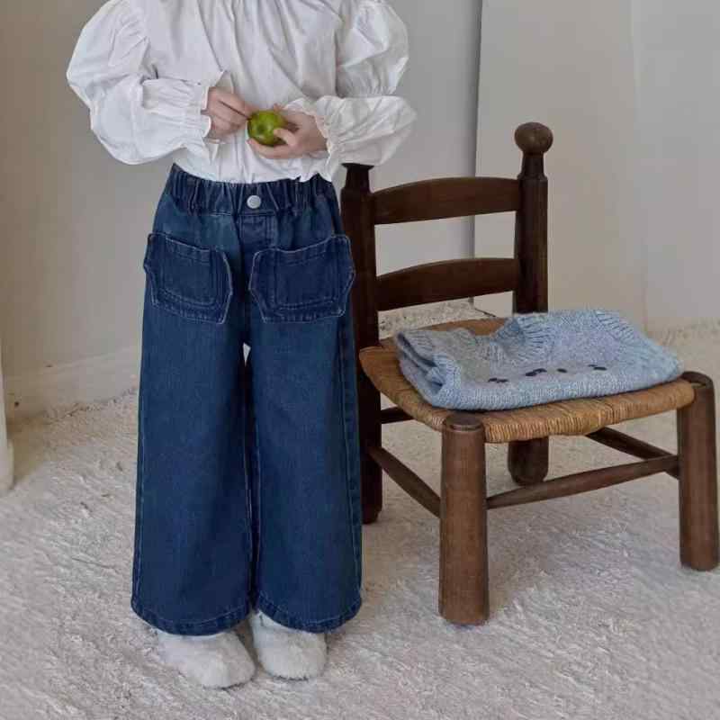 デニムパンツ 女の子 キッズ 子供服 ジーンズ 綿 ストレートシルエット 無地 花柄ポケット 韓国 ロングパンツ 春秋 通園 通学 カジュアル
