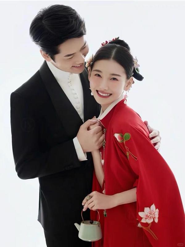 漢服 レディース 明代様式 レトロ 中国伝統 赤 レッド 婚礼 結婚式 花嫁 ブライダル フォトウェディング 前撮り カップル 舞台衣装 馬面スカート 重工刺繍 大袖トップス セットアップ ポリエステル ウール混紡｜おうち健康生活