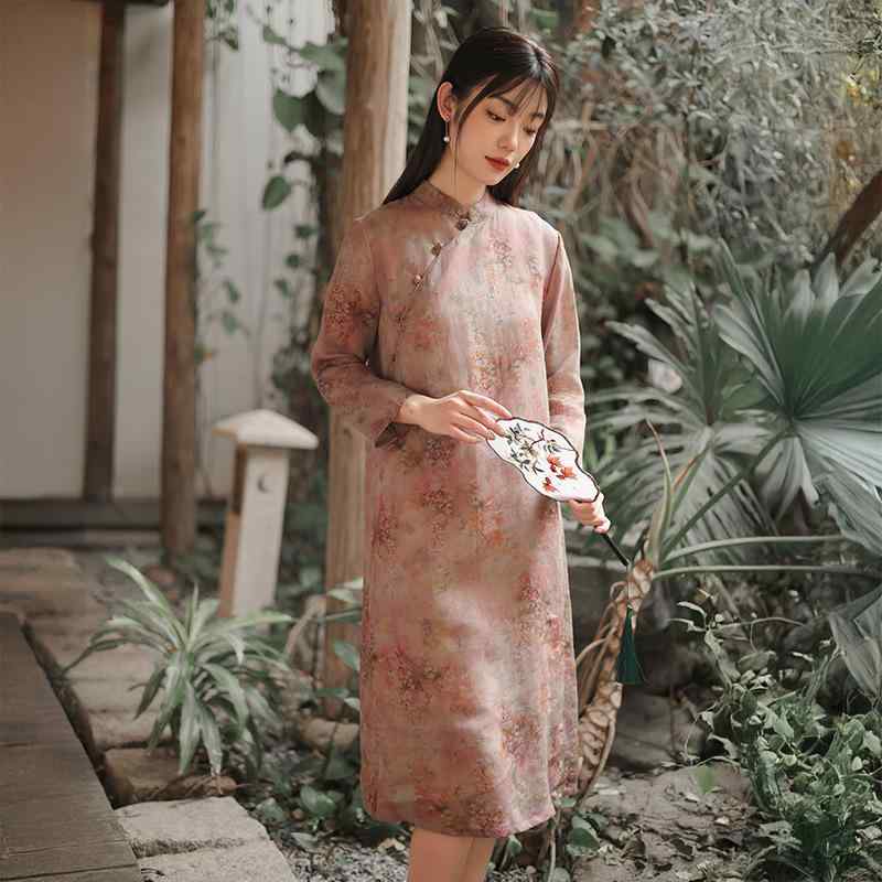 ワンピース レディース 女性用 チャイナドレス ラミー 麻 ロング丈 Aライン スタンドカラー 斜め襟 レトロ 中国風 花柄 フラワー エスニック 民族衣装 ゆったり 体型カバー エレガント 上品 普段使い お出かけ 長袖 春夏