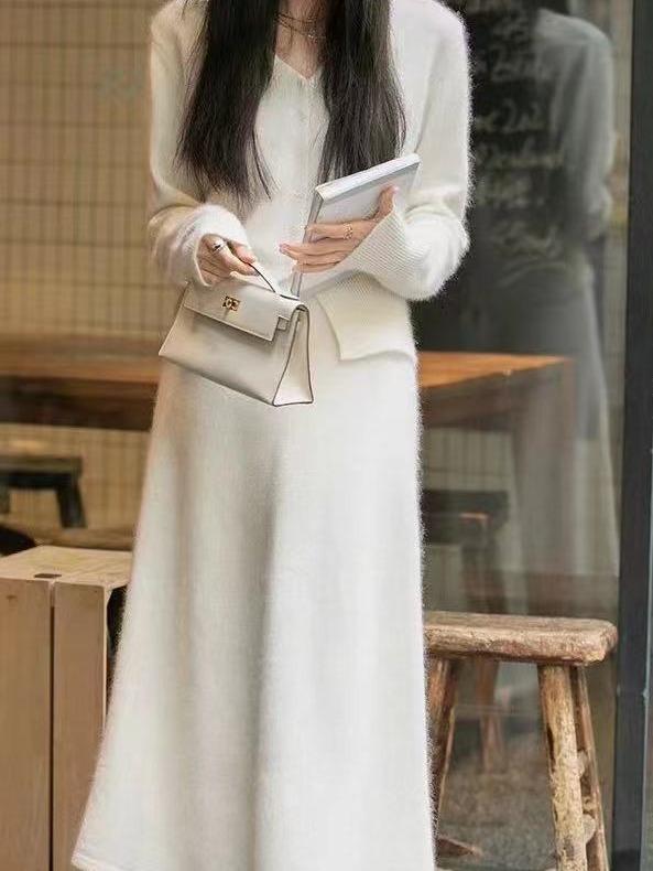 ニットセットアップ レディース 秋冬 ゆったり Vネック カーディガン フレアスカート 大人カジュアル リラックス 体型カバー 着痩せ 上品 きれいめ ツーピース