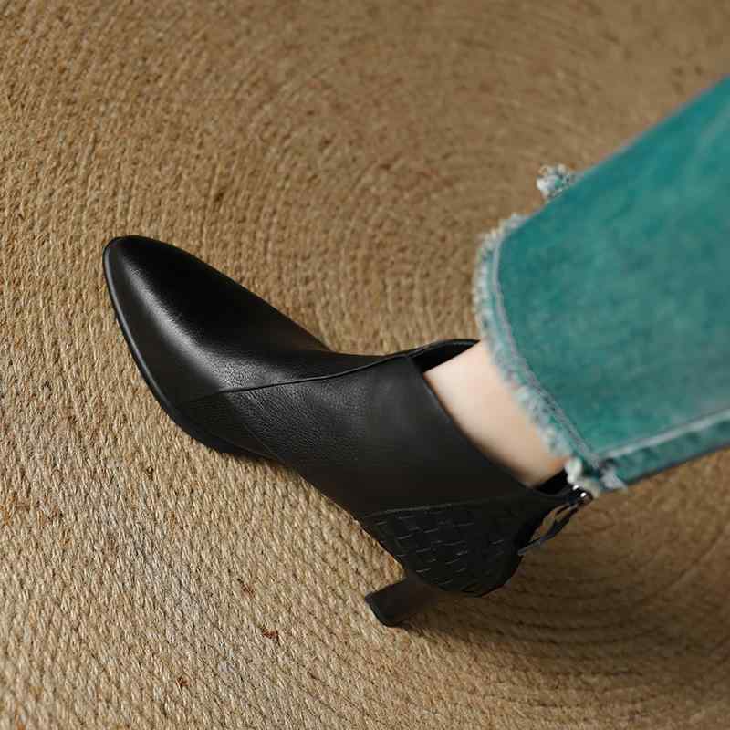 ショートブーツ レディース 女性用 羊革 レザー 太ヒール チャンキーヒール チェルシーブーツ アンクルブーツ ポインテッドトゥ バックジップ スタイルアップ 細見え 秋冬 カジュアル 黒 ブラウン ラバーソール