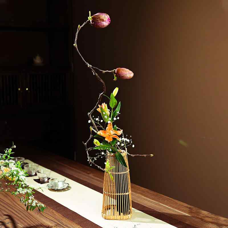 花器 剣山 生け花 フラワーベース 竹編み 花籠 竹かご 手作り ハンドメイド 民芸品 和モダン 伝統工芸 インテリア 置き物 室内装飾 茶室 禅スタイル ナチュラル 素材