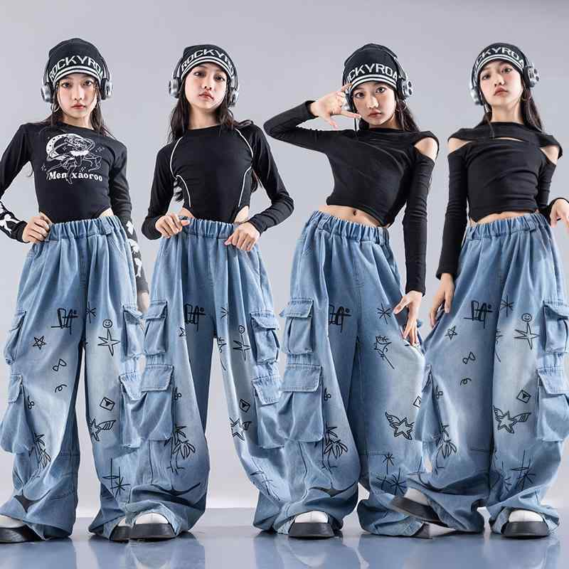 ジャズダンス衣装 女の子 ステージ セット 秋冬 黒 コットン クロップド オフショルダー デニムパンツ ストリートスタイル クール スタイリッシュ パフォーマンス コットン素材 ロングパンツ ニット帽 オプション ダンスウェア 女の子用 秋冬向け クール