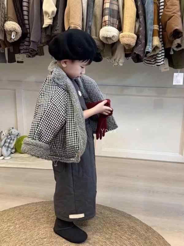 キッズ コート 男の子 女の子 チェック柄 厚手 暖か リバーシブル ラムウール コットン 長袖 ラウンドネック 韓国スタイル かわいい 冬 ショート丈 柔らかい ジップアップ 普段使い