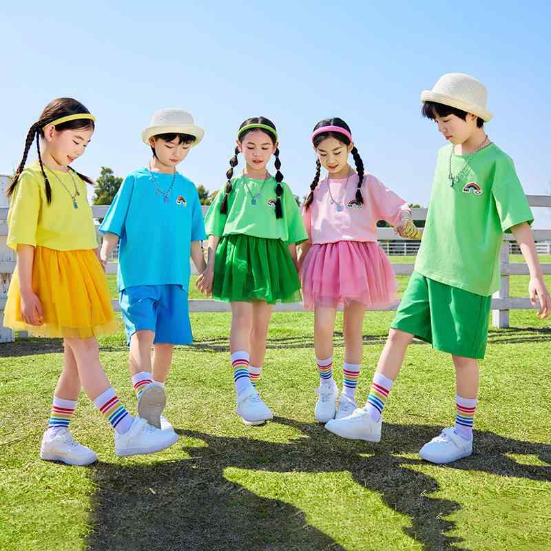 キッズ チアリーディング ユニフォーム 男の子 女の子 夏 運動会 卒業式 パフォーマンス 衣装 ダンス服 ポリエステル トップス ショートパンツ ミニスカート セット 緑 青 粉 かわいい