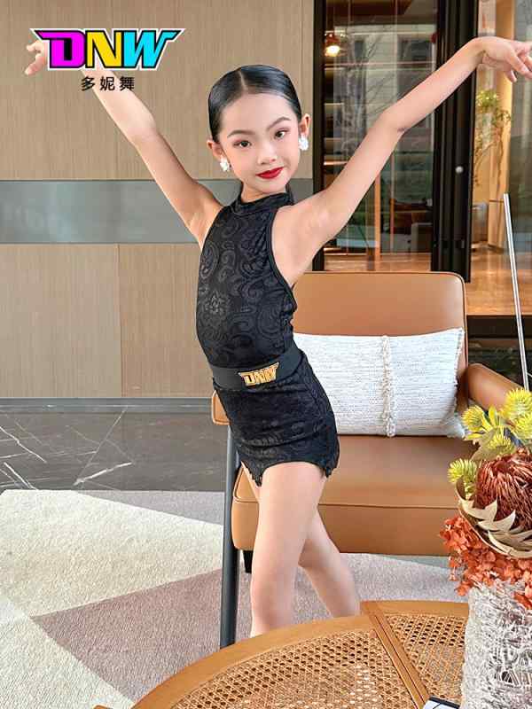 ラテンダンス 練習服 女の子 スカート 春夏 子供 黒 花柄 プリント スリム フィット ボディライン セット ナイロン 素材 高級感 ダンス 公演 パフォーマンス ステージ 衣装