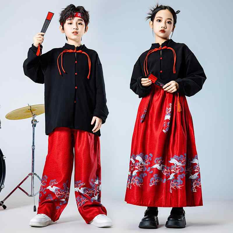 演出衣装 子供 男の子 女の子 合唱 ダンス 中国風 漢服 馬面スカート ロングパンツ 綿 黒 赤 秋冬 運動会 学校行事 ステージ パフォーマンス 練習 スポーツ ヒップホップ スタイル 小学生 かわいい