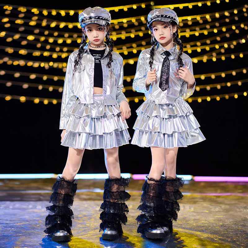 ジャズダンス衣装 女の子 子供 ヒップホップ スタイル 光沢 ジャケット プリーツ スカート セット 銀 黒 ポリエステル 柔軟 素材 オールシーズン トレンド ステージ パフォーマンス かわいい
