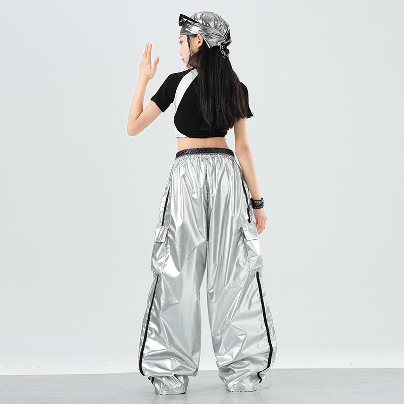 ダンス服 男の子 ストリートダンス パフォーマンス 衣装 セット クールスタイル 黒白 切り替え 半袖 トップス シルバー ロングパンツ ラインストーン 腰帯 ポリエステル 春
