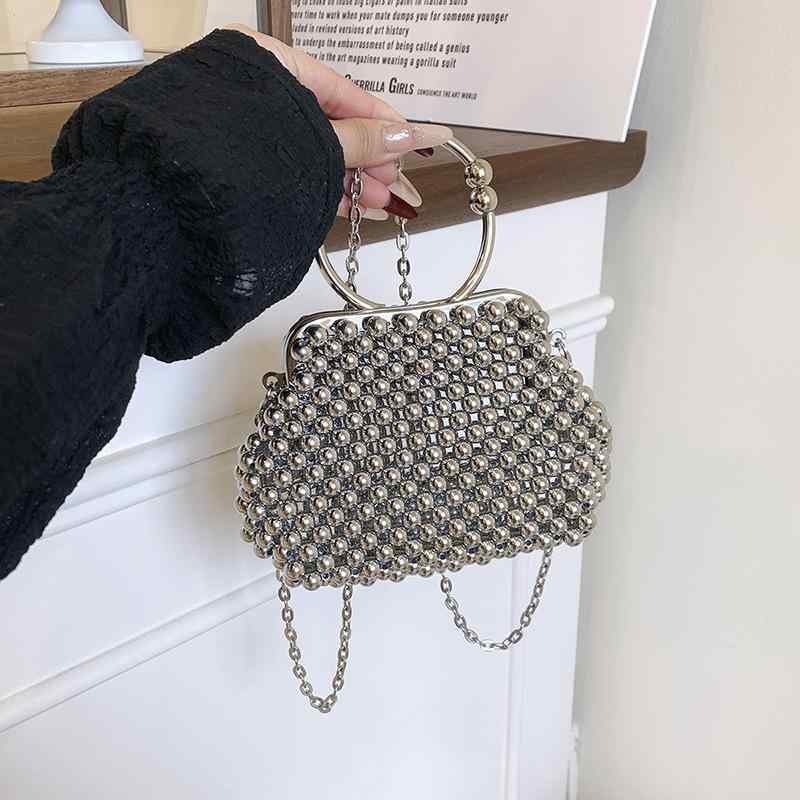 クラッチバッグ レディース 手編み 編み込み パール ビーズ 刺繍 貝殻型 レトロ パーティー イブニング 鞄 PVC 素材 硬め ロック留め スマホポケット 夏 普段使い エレガント 白 銀 金