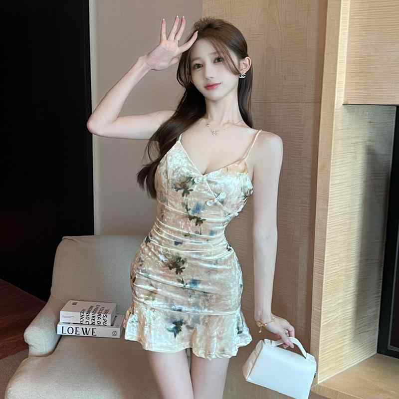 ワンピース レディース セクシー ベルベット プリント 切り替え ヒップハング キャミソール ショート丈 Vネック ノースリーブ ハイウエスト バックレス 秋 ポリエステル 伸縮性 普段使い 黒 赤 杏