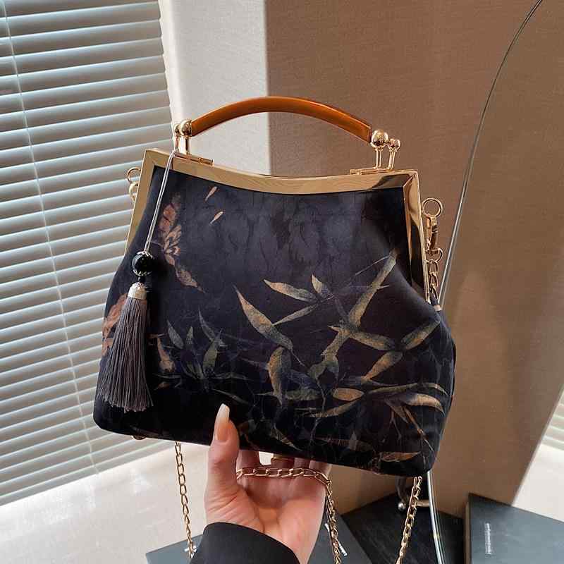 口金バッグ レディース レトロ 香雲紗 フリンジ 中国風 チャイナドレス風 女性 エレガント ママバッグ チェーン 横型 方形 中型 ソフト 普段使い 秋
