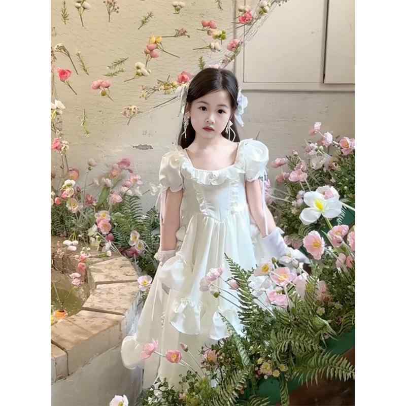 御召しもの うしろ帯 御姫様 ロリータ風 愛くるしげ 可愛らしい キュート 表現スタイル 繻子 出どころ ポリエステル 衣料繊維 筋目科目 春夏 普段使い走り 生まれ落ちる日 寄りあい でき事