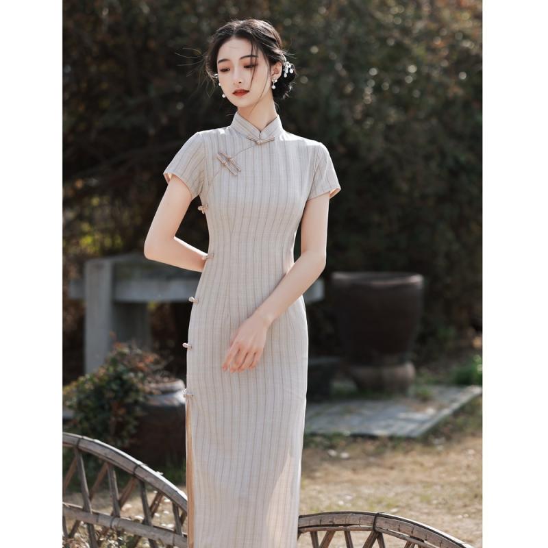 チャイナドレス レディース 夏 小柄 高級感 ロング ワンピース 7分袖 低スリット スタンドカラー 斜襟 プリント ジッパー 微弾性 エレガント 通勤 グレー ベージュ ポリエステル