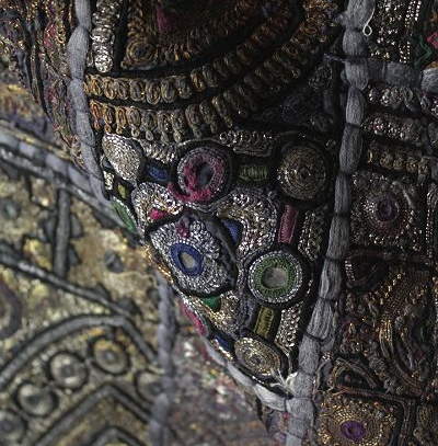 バーラット 金糸 刺しゅう アップリケ 飾りつけ アラス 鏡鑑細工物刺しゅう 差し上げ物 アジアン 敬老の日 エスニック 自然的 室内装飾 +H