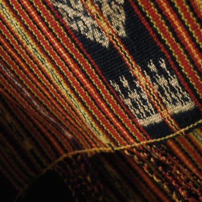 インドネシアの絣織 ティモール島のイカット タペストリー 飾り布 プレゼント アジアン 敬老の日 エスニック コットン インテリア｜アジアの布 ウィージャ