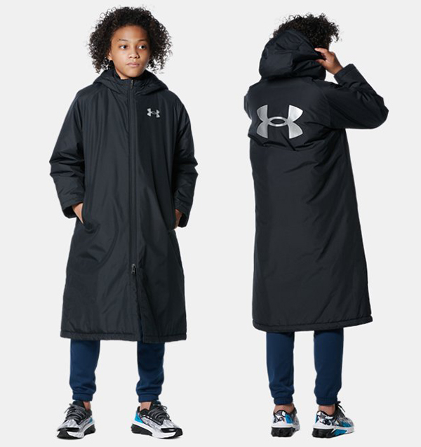 2021 得割30 送料無料 ベンチコート アンダーアーマー UNDER ARMOUR UA Youth Insulated Long Coat  キッズ ジュニア 子供 中綿 ロングコート ジャケット 防風 防寒 フード付き スポーツ観戦 サッカー 野球 ランニング 1364173  qdtek.vn