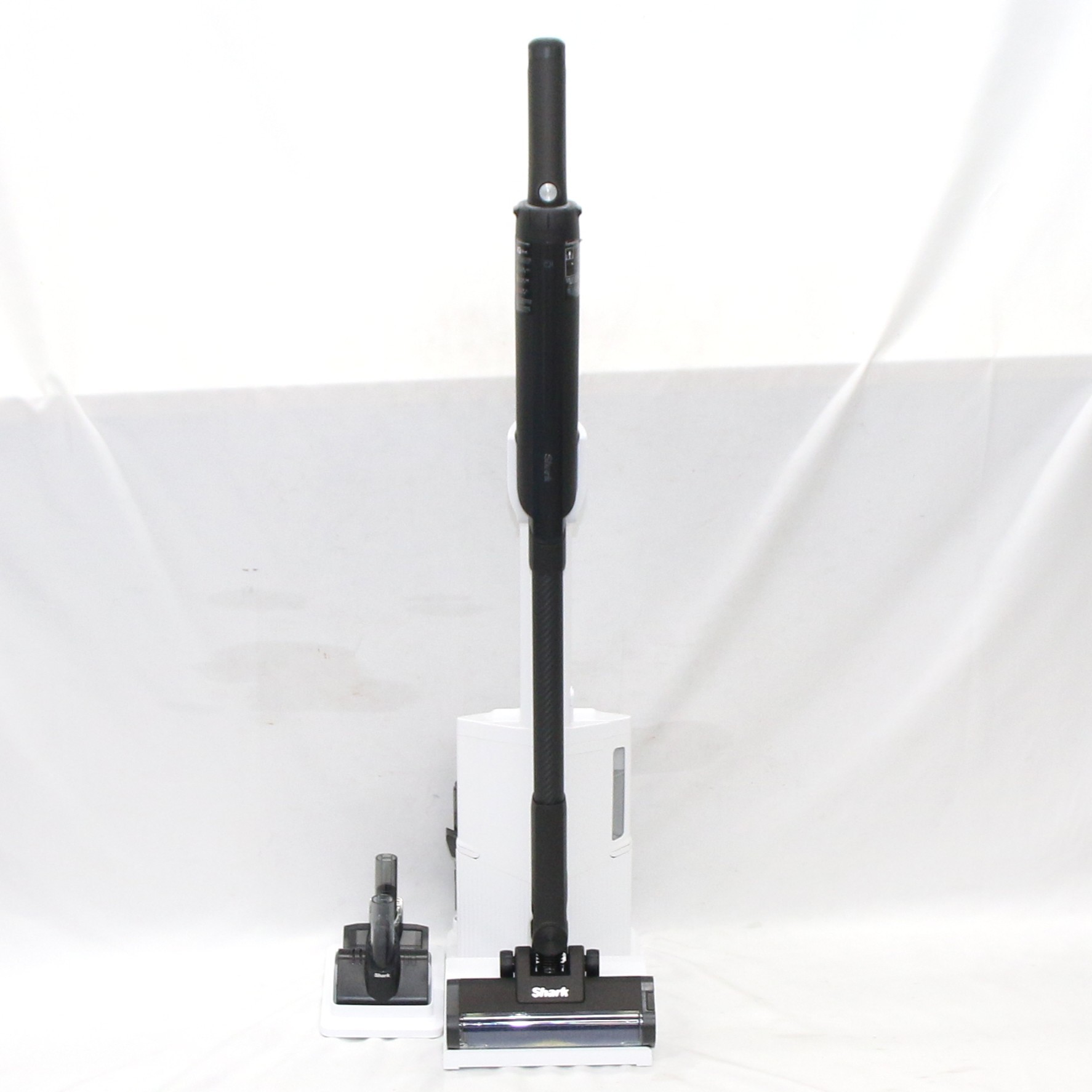 [中古] Shark EVOPOWER SYSTEM BOOST+ LC701J コードレススティッククリーナー ウォームブラック　lc701j-bk [良い(B)]｜レンティオ アウトレット