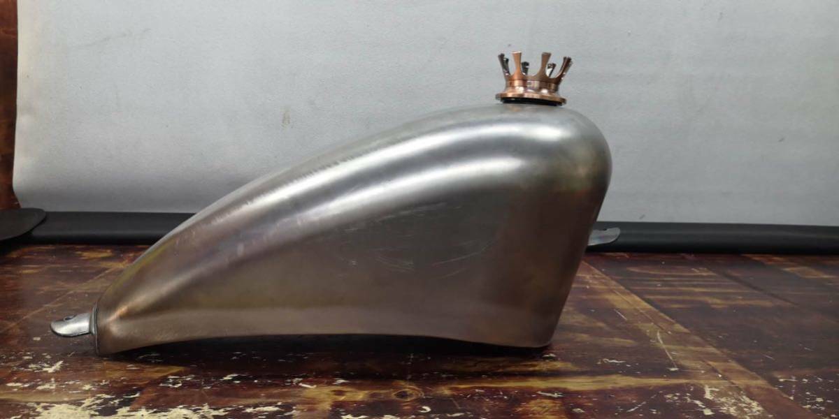 ハイマウント　スポタン　7l アメリカンバイク　スポーツタンク　錆あり 楽天市場】T-11 ナロー スポーツスタータンク 7L ハイマウント