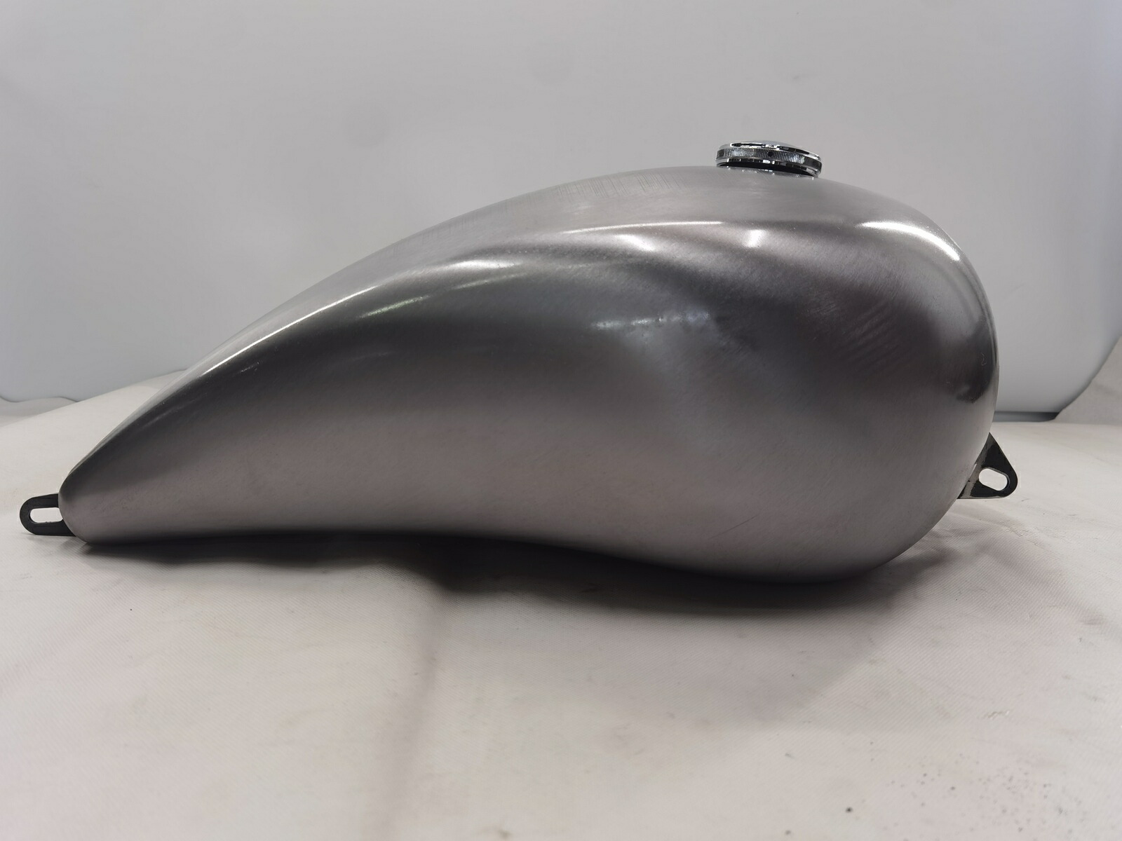 T-106 ストレッチタンク　ハーレー　スポーツスター２００６－２０２２y sportster 大容量　FI仕様 タンク製作工房