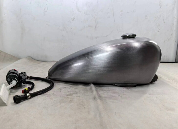 T-173 　ハーレーダビッドソン STREET XG750 STREET750　ストリート750 　4.5ガロン　スポーツスター　カスタムタンク　タンク製作工房｜タンク製作工房 45,370円