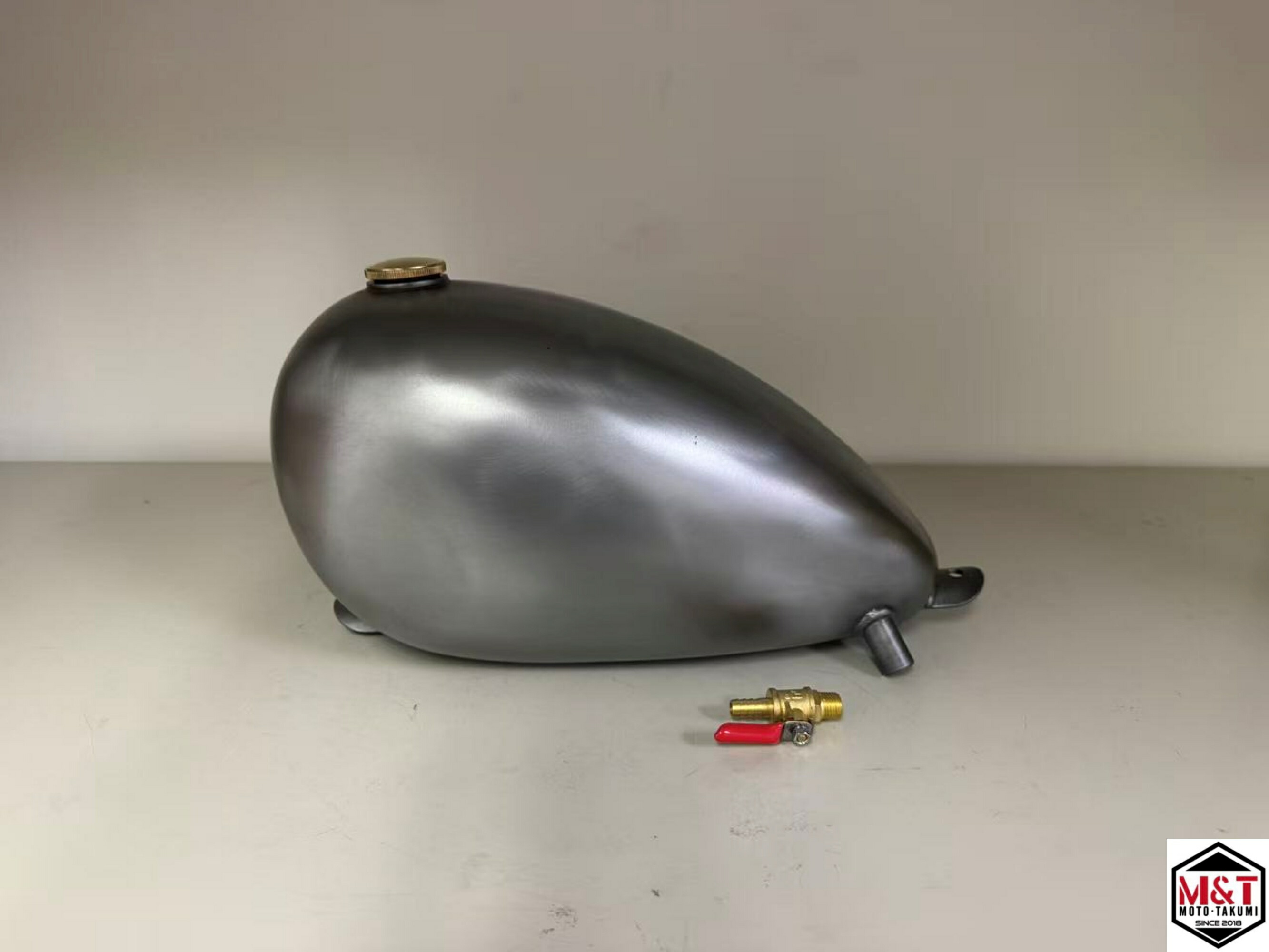 楽天市場】T-99 汎用 ハーレー用 ナロースポーツスター カスタムタンク