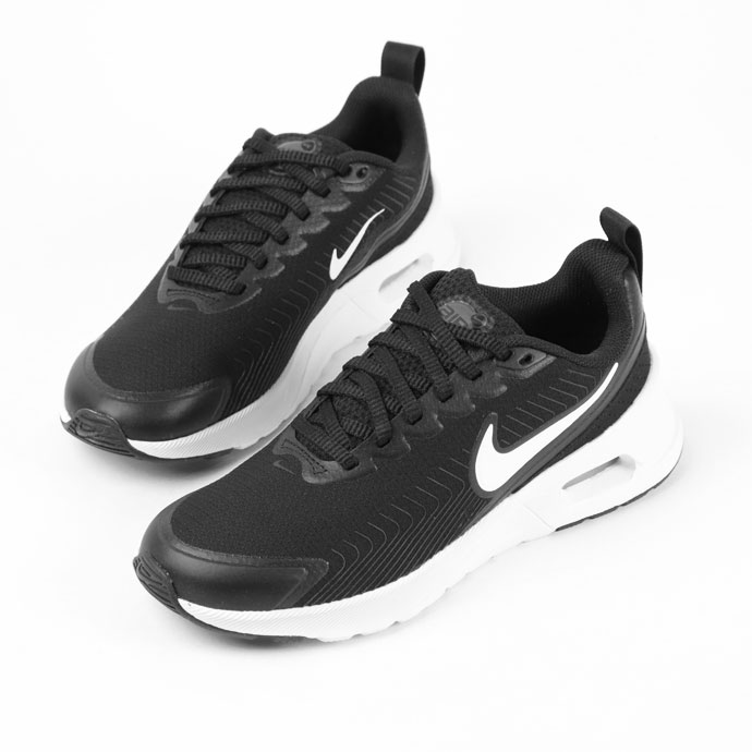 駈けっくらシューズ ナイキ NIKE レディース HF1233001 ナイキ WS大気圏マックスNUAXIS  黒 座布団 厄介なもの助け出す 軽さ 未経験者 大売り出し 黒いこと 駈けっくらシューズ 普段履き 吊りひも 今めかしい 靴