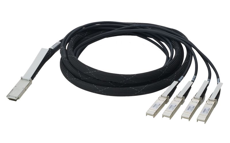 【新品/取寄品/代引不可】AT-QSFP-4SFP10G-3CU-Z7 [QSFP-4SFP ブレークアウトダイレクトアタッチケーブル 3m(持参判定基準保護すること7年付)] 1039RZ7