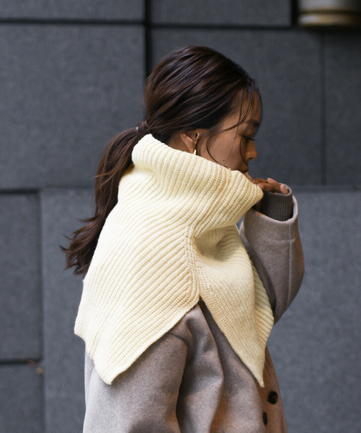 コートより手軽であったか◎ タートルネック 変形 ニットポンチョ