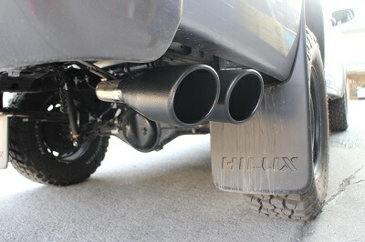 【エントリーでポイント10倍】SUXON RACING 4X4 MUFFLER トヨタ ハイラックス GUN125用 サイド2本出し/チッピングブラック (HLD-125） 送料区分：D 【マフラー】【自動車パーツ】サクソンレーシング フォーバイフォー マフラー 81,481円
