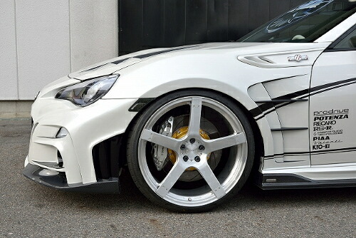 【エントリーでポイント10倍】ROWEN SPORT RRフロントフェンダー(FRP + カーボン) 素地 トヨタ 86 後期 ZN6用 (1T009F10)【エアロ】【自動車パーツ】 ロェン スポーツ