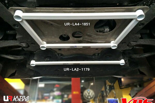 Ultra Racing フロントメンバーブレースBMW X6 E71 FG30/FG35用 (LA4-1851)【補強パーツ】【自動車パーツ】ウルトラレーシング Front Member Braces｜矢東アウトレットショップ