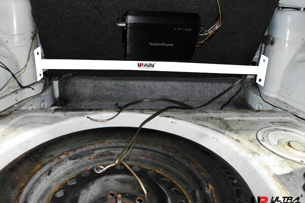 Ultra Racing リアタワーバーBMW 5シリーズ E34 HE30用 (RE2-2075)【補強パーツ】【自動車パーツ】ウルトラレーシング Rear Tower Bar｜矢東アウトレットショップ