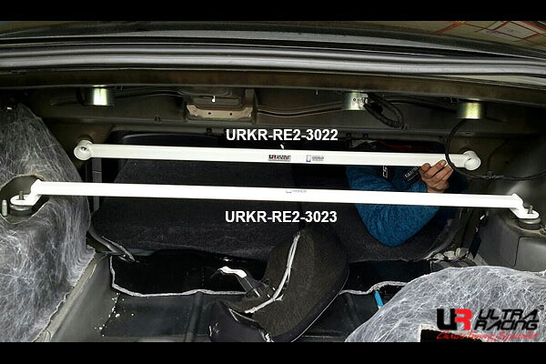 Ultra Racing リアタワーバークライスラー 300C用 (RE2-3023)【補強パーツ】【自動車パーツ】ウルトラレーシング Rear Tower Bar｜矢東アウトレットショップ