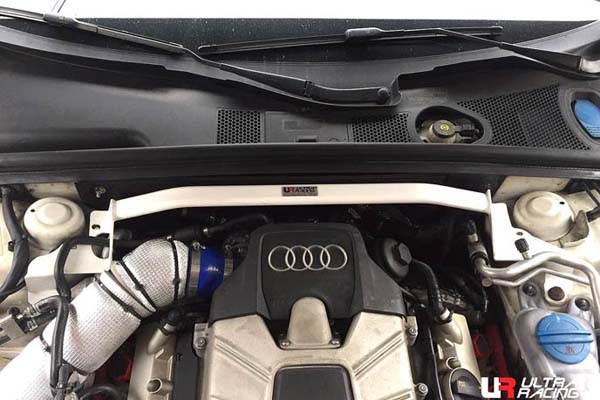 【エントリーでポイント10倍】Ultra Racing フロントタワーバー アウディ S4 (B8) 8KCAKF/8KCGWF/8KCREF用 (TW2-2762)【補強パーツ】【自動車パーツ】 ウルトラレーシング Front Tower Bar
