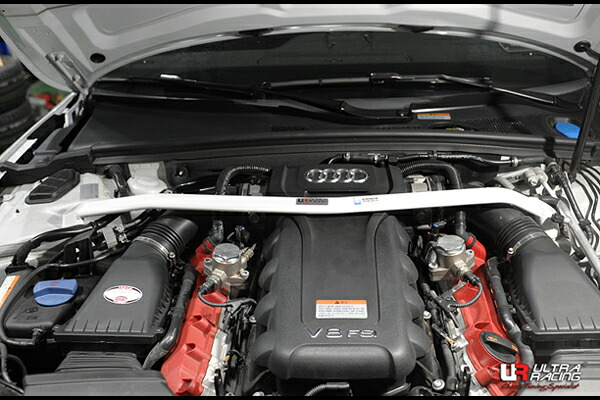 Ultra Racing フロントタワーバーアウディ RS5 (B8) 8TCFSF用 (TW2-3277)【補強パーツ】【自動車パーツ】ウルトラレーシング Front Tower Bar｜矢東アウトレットショップ