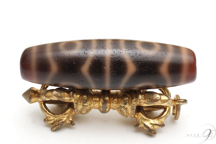 超珍品激レア‼︎ 老礦石　亀甲蓮花六眼天珠 上肯天珠・亀甲六眼天珠 – 天然石の店 ふうちゃん