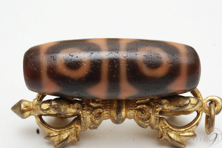 紅朱砂　虎牙三眼 紅朱砂 老玉髄 赤 虎牙三眼天珠 約30mm×14mm】【メール便