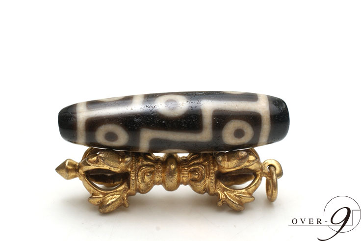 楽天市場】【黒朱砂 老玉髄天珠 白 騎龍観音天珠 約24mm×12mm