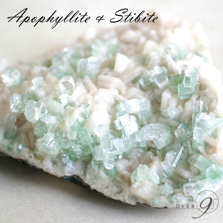 パワーストーン　天然石　原石　アポフィライト　601g　No.467 パワーストーン 天然石 原石 アポフィライト 601g No.467