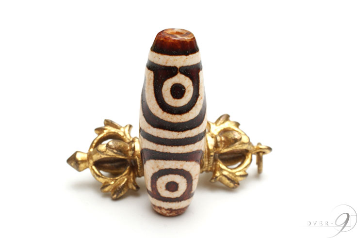 楽天市場】老礦天珠 四線虎牙六眼天珠 約34mm×12mm【メール便