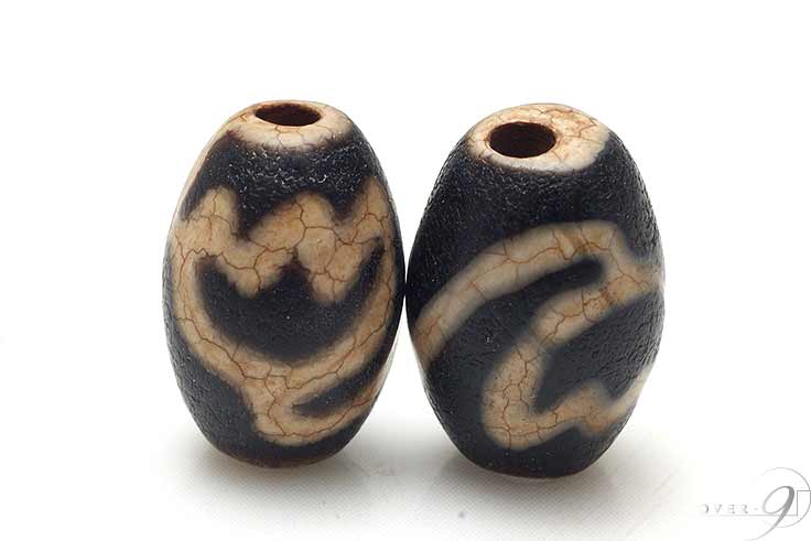 楽天市場】紅玉髄 虎牙三眼天珠 約14mm×10mm【メール便可】【B