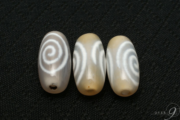 楽天市場】【老玉髄天珠 白 二十一眼天珠 約20mm×10mm】【メール