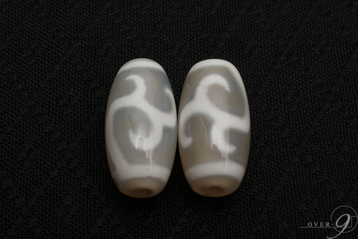 楽天市場】【老玉髄天珠 白 蓮花宝瓶天珠 約20mm×10mm】【メール便可