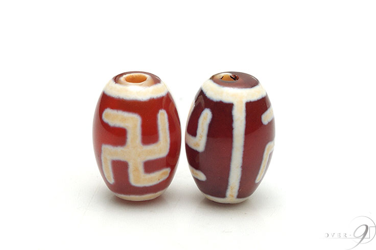 楽天市場】紅玉髄 虎牙三眼天珠 約14mm×10mm【メール便可】【z