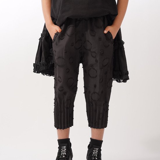 【メーカー価格16500円】garcon la raison 8分丈クロップドパンツ 裾しわ加工 ドットジャガード素材 両ポケット付き 女の子 男の子 キッズ ロングパンツ 水玉 ズボン ボトムス 子供服 モノトーン モード系 ギャルソンラレゾン 42620T