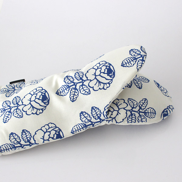 marimekko ( マリメッコ ) VIHKIRUUSU ( ヴィヒキルース ) Oven mitten オーブン ミトン / ホワイト×ブルー . marimekko ( マリメッコ ) VIHKIRUUSU ( ヴィヒキルース ) Oven mitten オーブン ミトン / ホワイト×ブルー .