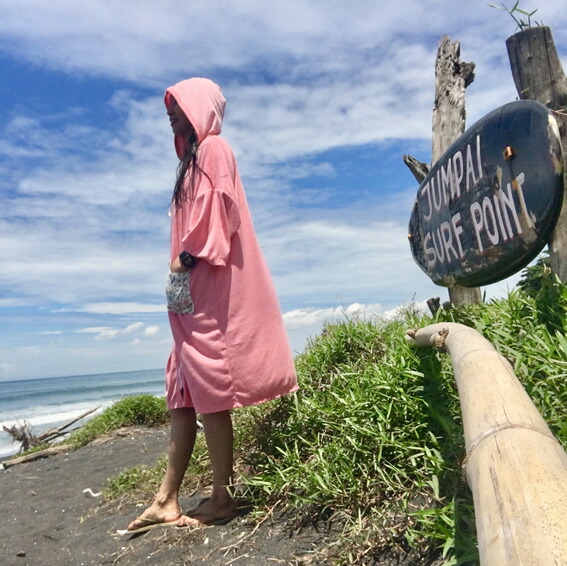 お着替えポンチョ 着替えポンチョ兼用ロングパーカ サーフィンポンチョ ビーチガウン コーラルピンク レディース ガールズ フリーサイズ サーフィン アウトドア 軽量 コンパクト 速乾性 ドライタオル おしゃれ かわいい ポーチ付き オリジナル パシフィックマーメイド