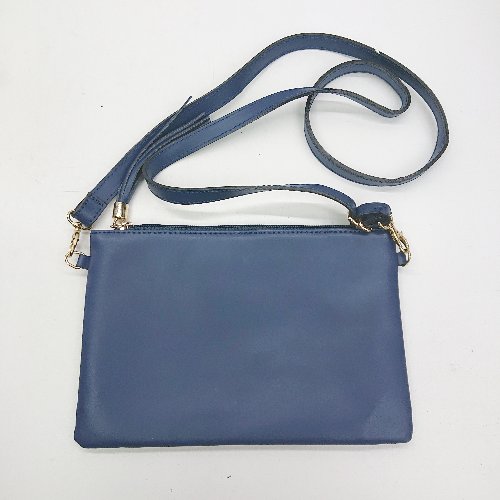 【新品未使用・本革】BRUNOMAGLIブルーノマリ 斜め掛け ブルーノマリ(BRUNOMAGLI)から大人の女性のためのベーシックな