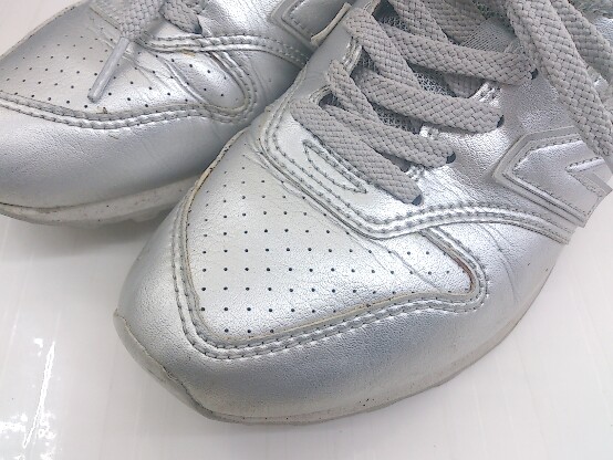 最大98 オフ Nike ナイキ Wl996als スニーカー シューズ サイズ23 5cm シルバー レディース 中古 最大98 オフ Nike ナイキ Wl996als スニーカー シューズ サイズ23 5cm シルバー レディース 中古